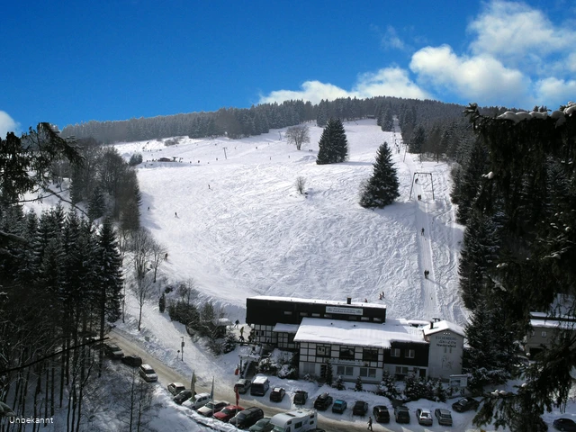 christianschmitt_skigebiet-eschenberg-niedersfeld-lift-skifahren_winter