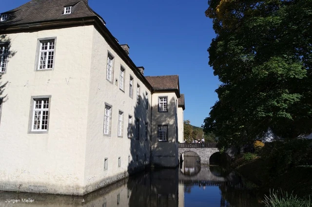 Wassergraben Schloss Wocklum