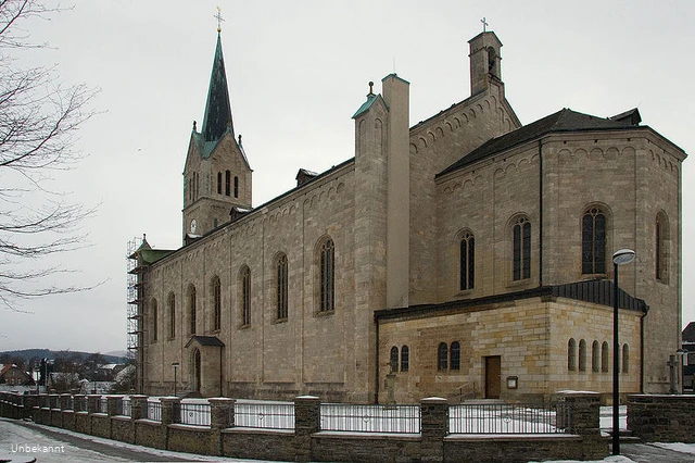 Südostseite der Pfarrkirche St. Peter und Paul in Medebach