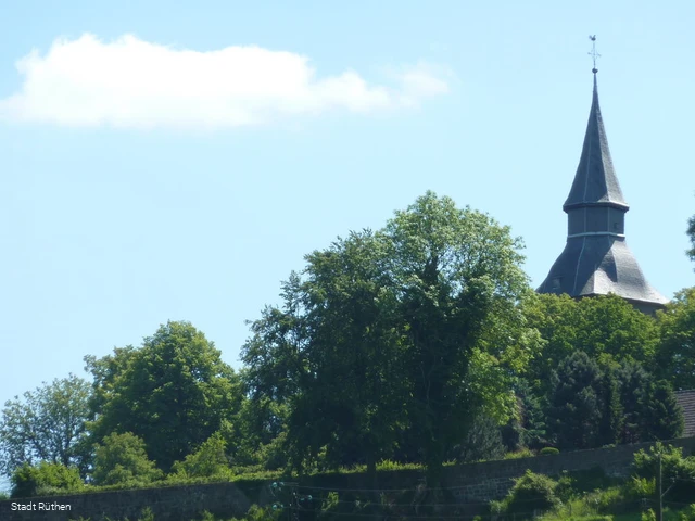 Blick auf den Turm der Johanneskirche